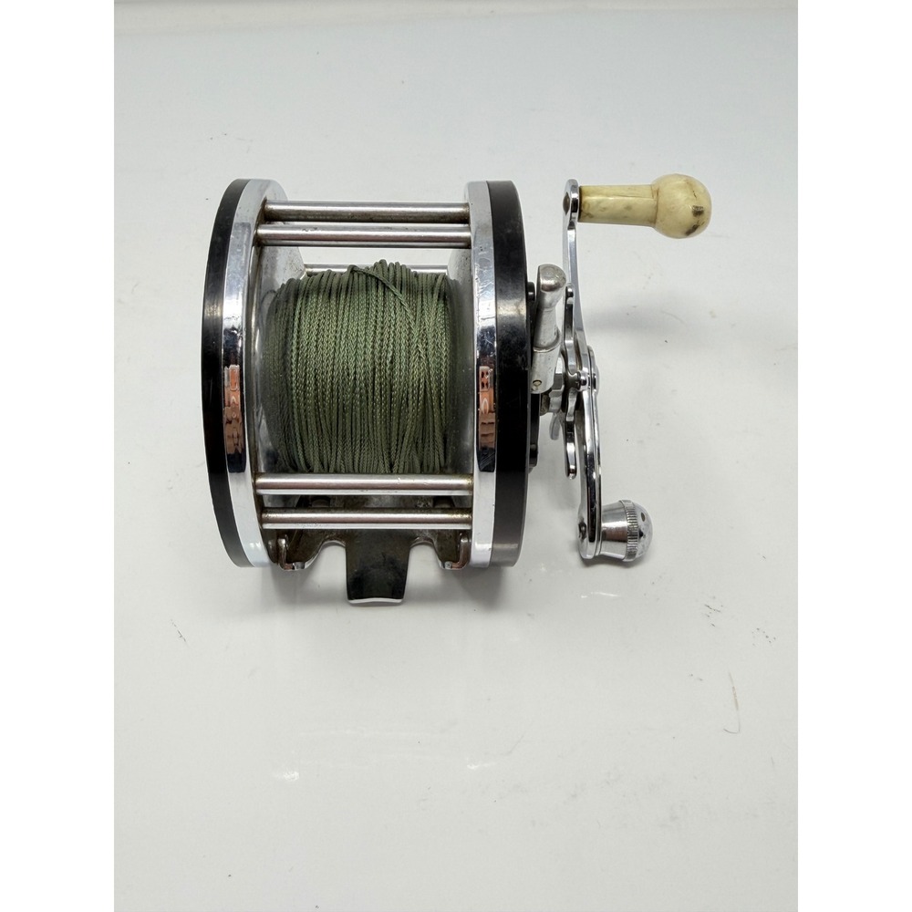 Ocean City No 110 Fishing Reel Black Silver Cream Green Vintage 250 Yard USA
